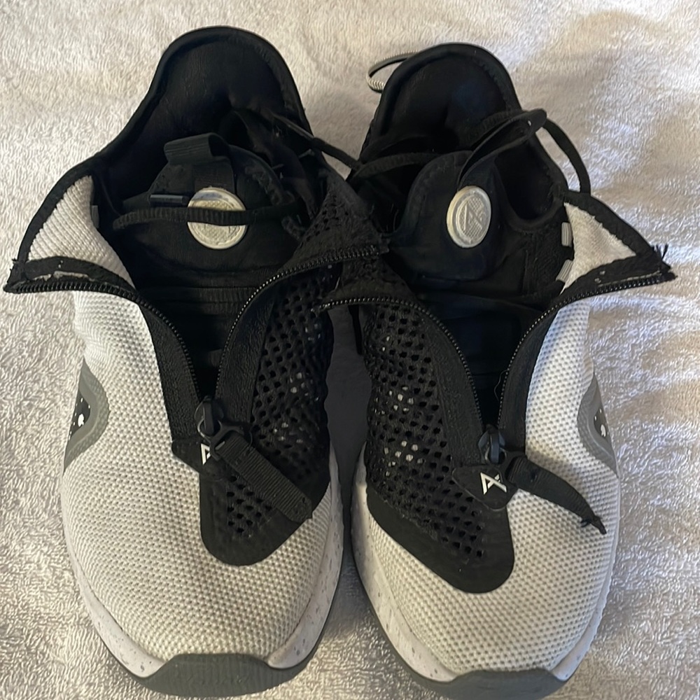 Nike basketball shoes size 7 .  Great shape.